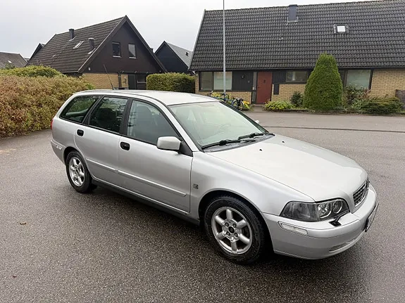 Volvo V40 2004 photo 4