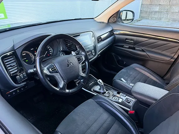 Mitsubishi Outlander 2017 photo 5