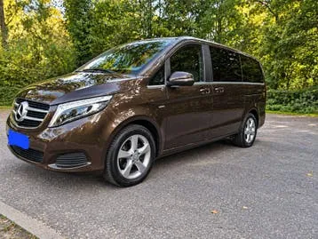 Mercedes-Benz V220