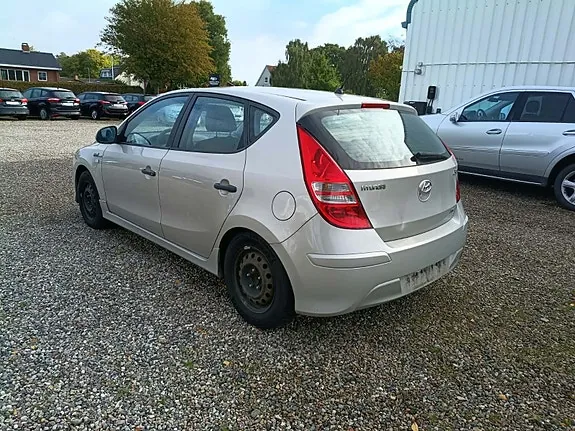 Hyundai I30 2010 photo 4