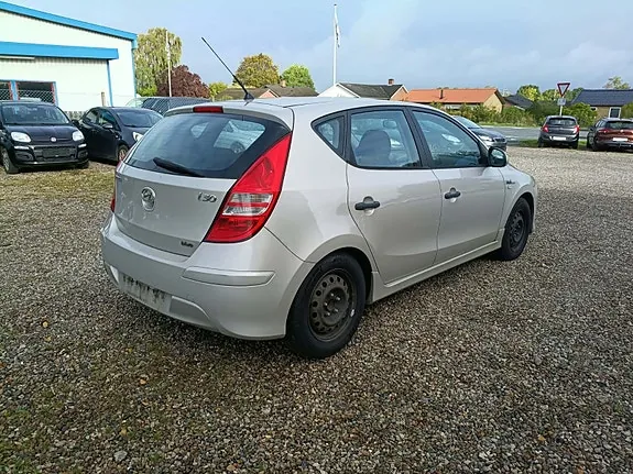 Hyundai I30 2010 photo 3
