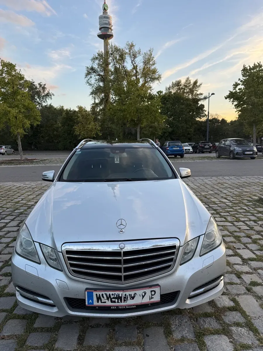Mercedes-Benz E-Class 2010 photo 3
