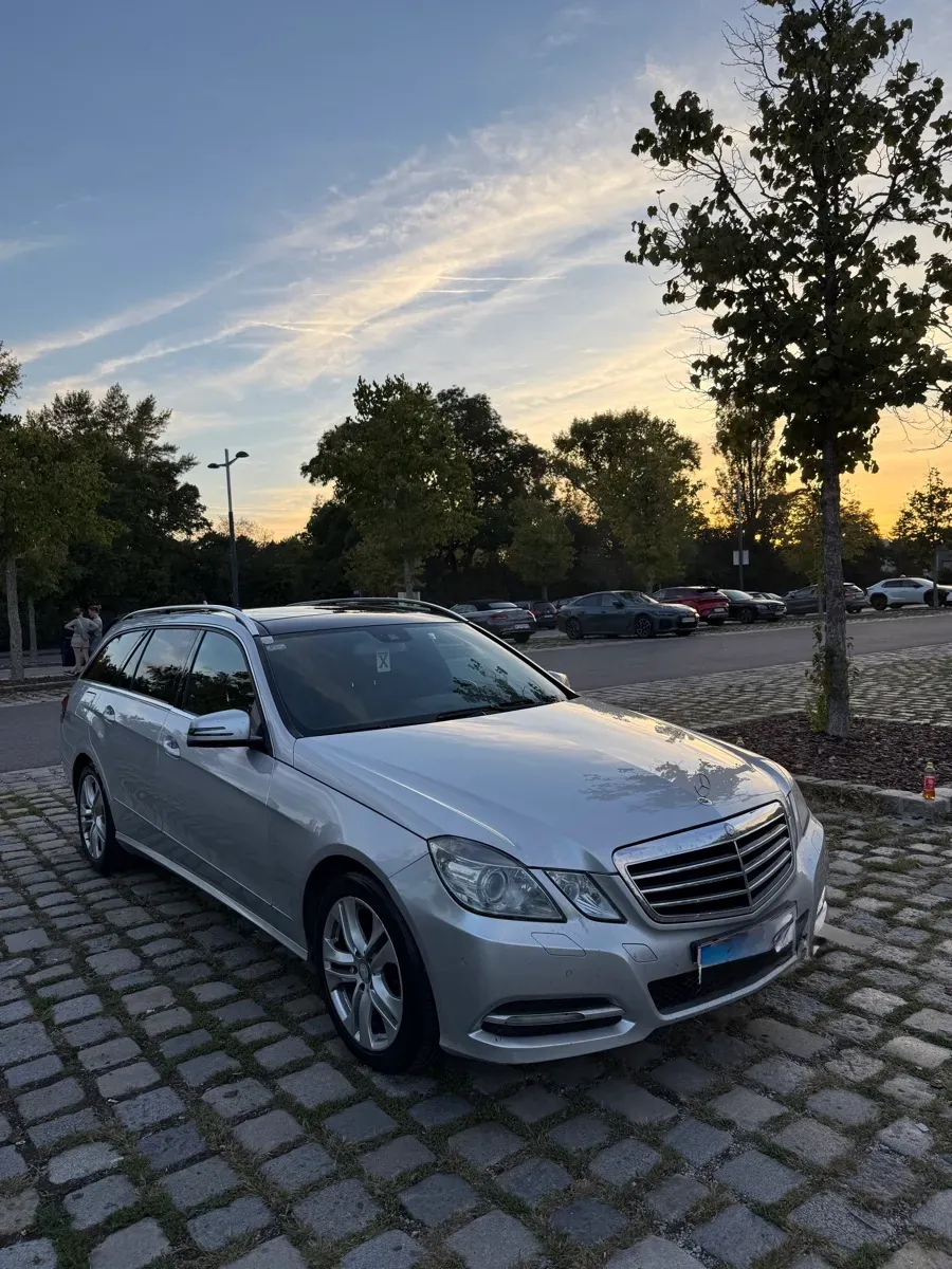 Mercedes-Benz E-Class 2010 photo 2
