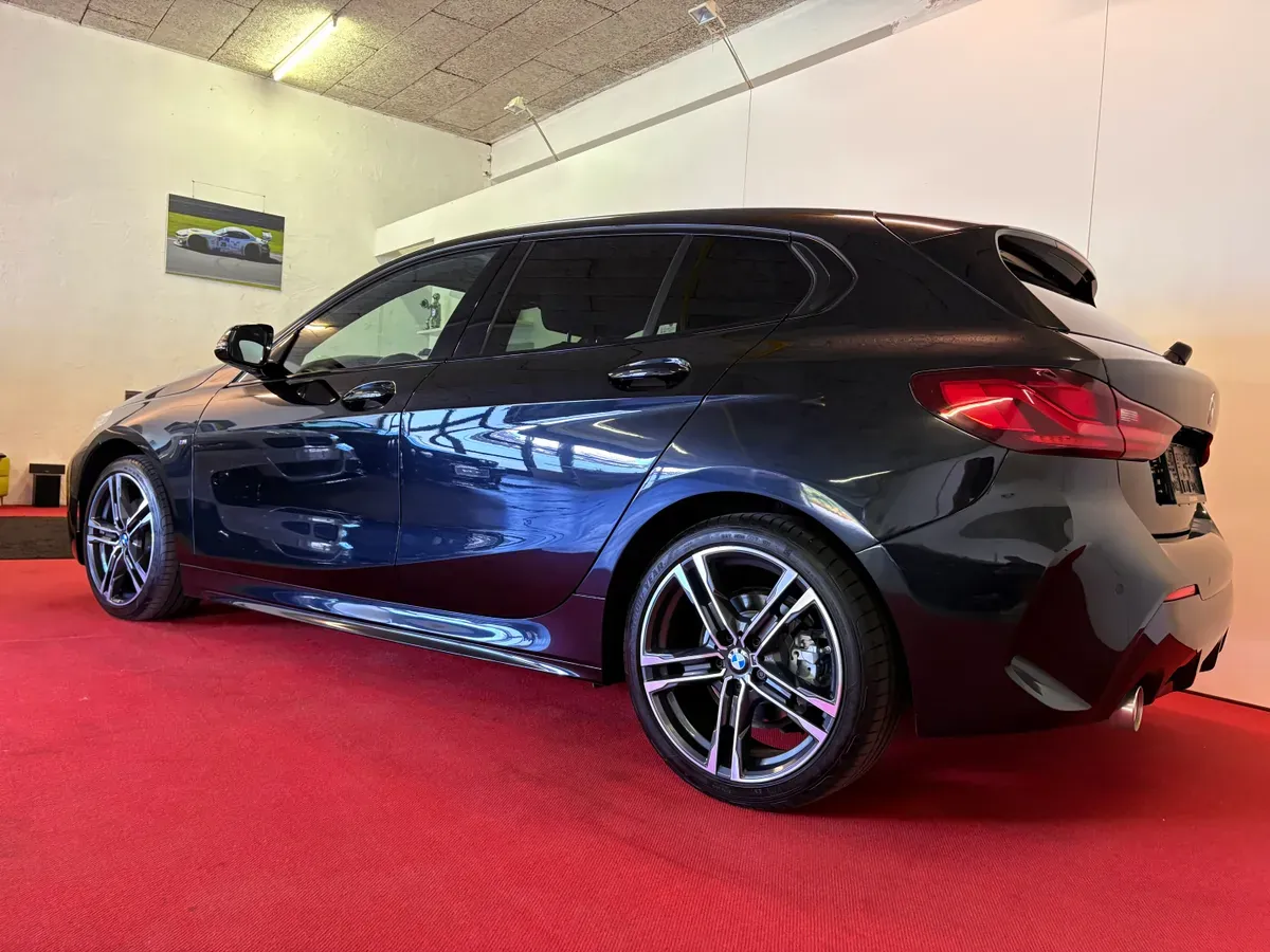 BMW 1 Series 2021 photo 2
