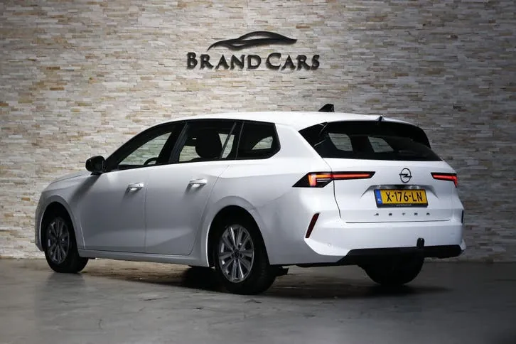 Opel Astra 2024 photo 2
