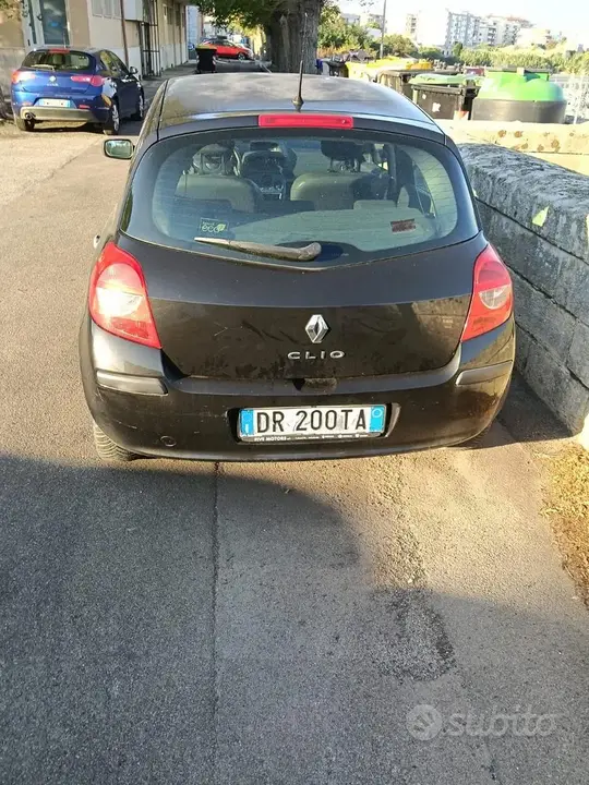 Renault Clio 2008 photo 2