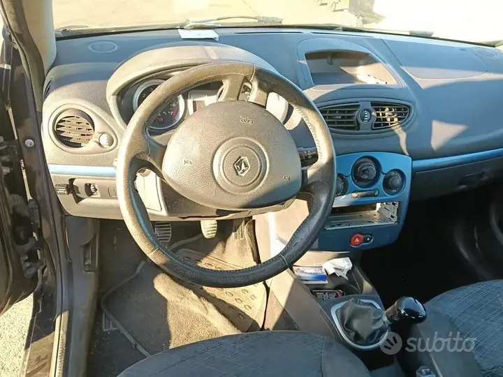 Renault Clio 2008 photo 3
