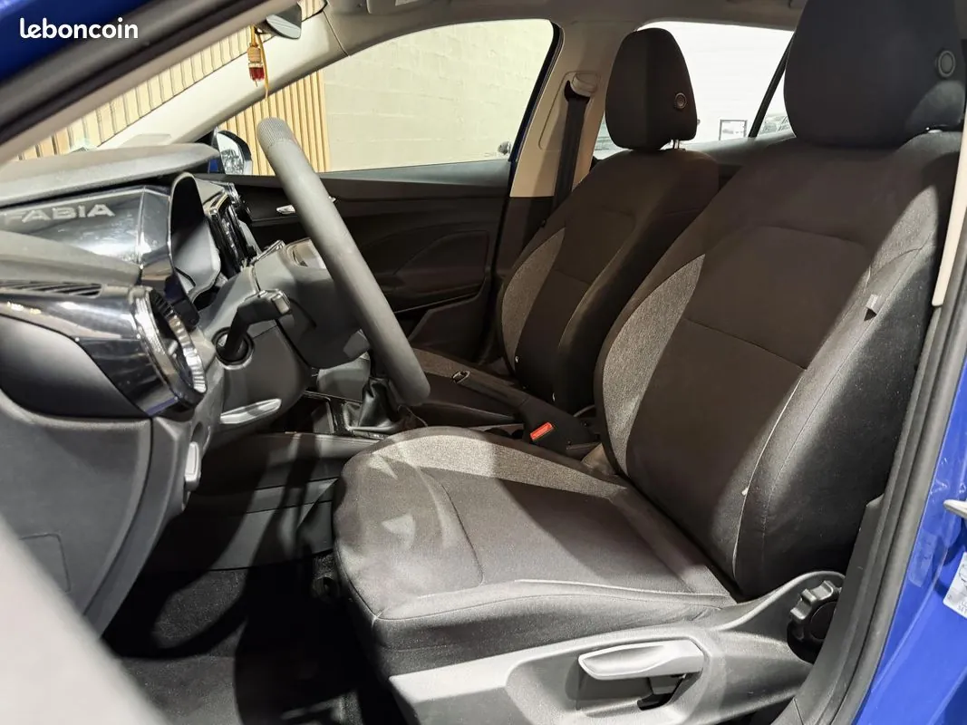 Skoda Fabia 2022 photo 4