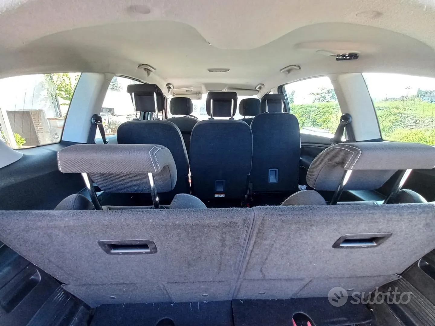 Ford S-Max 2012 photo 3
