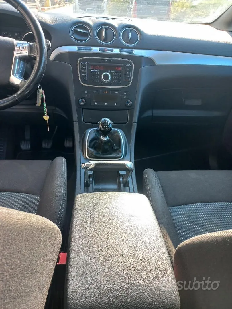 Ford S-Max 2012 photo 5