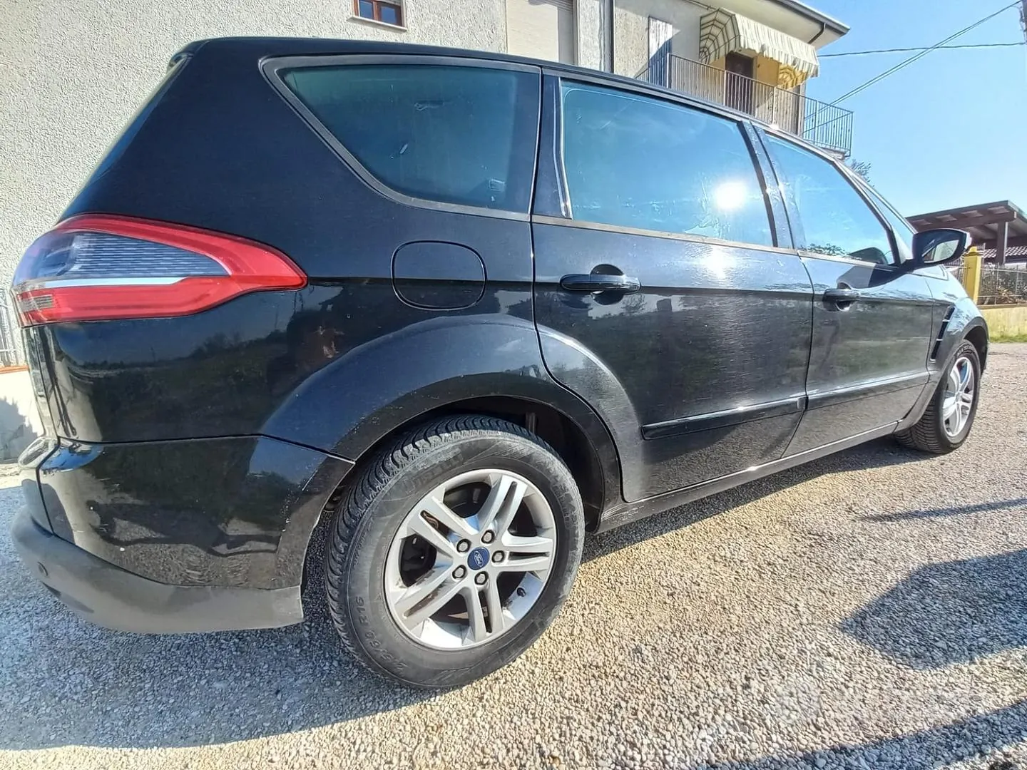 Ford S-Max 2012 photo 2