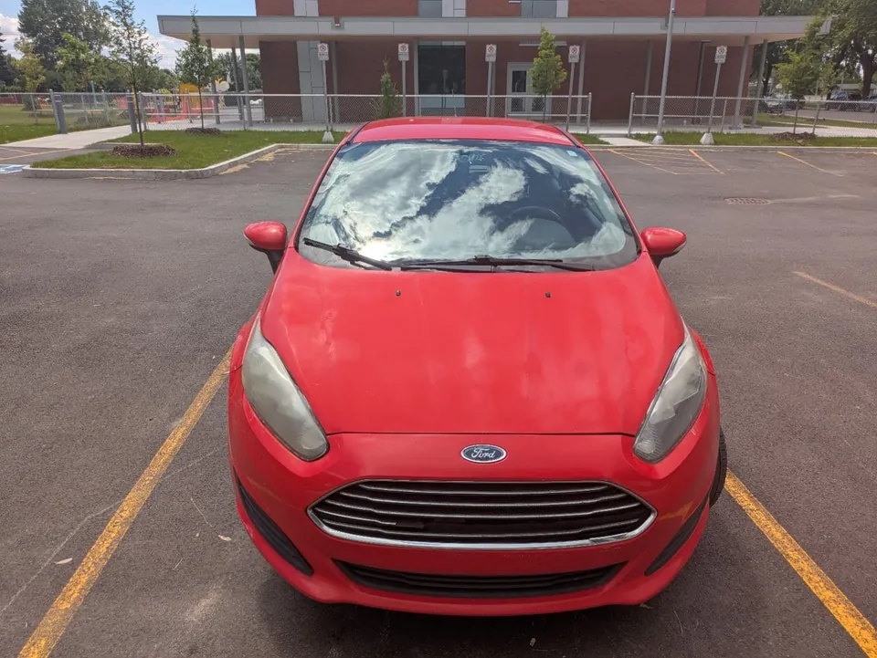 Ford Fiesta 2015 photo 2