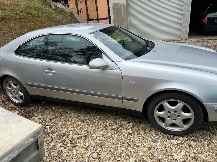 Mercedes-Benz Clk-Class 1998 photo 2