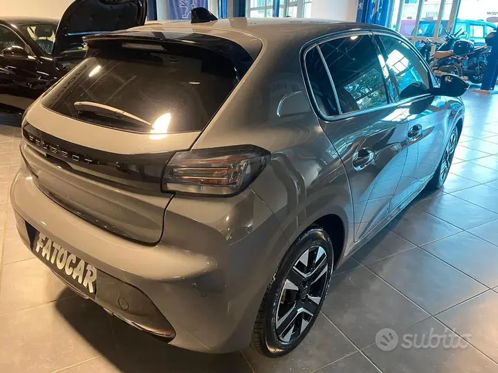 Peugeot 208 2024 photo 2