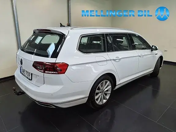 Volkswagen Passat 2022 photo 3