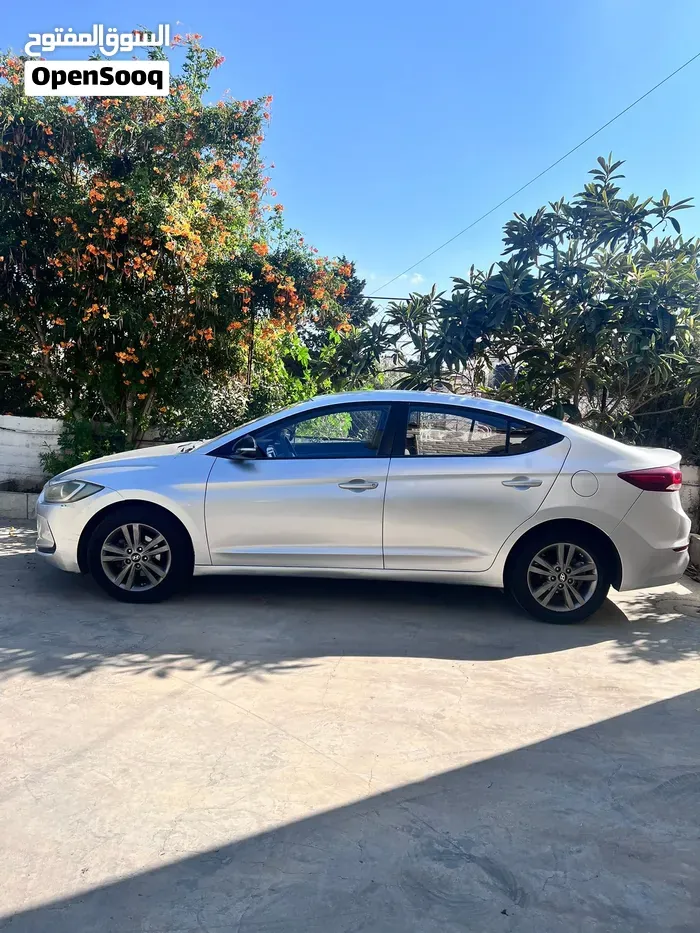 Hyundai Elantra 2017 photo 2