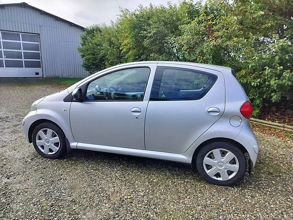 Toyota Aygo 2008 photo 3