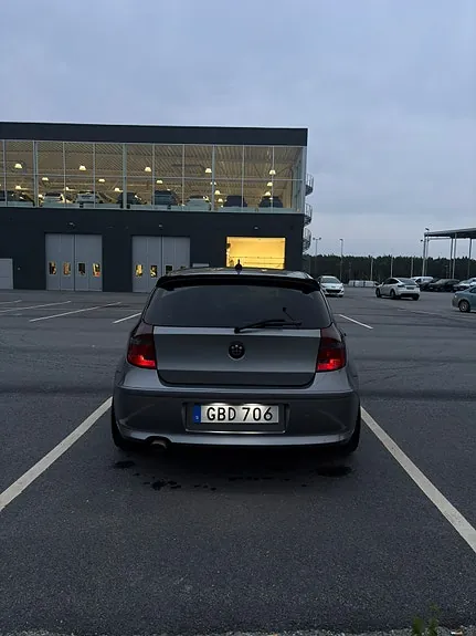 BMW 118D 2010 photo 3