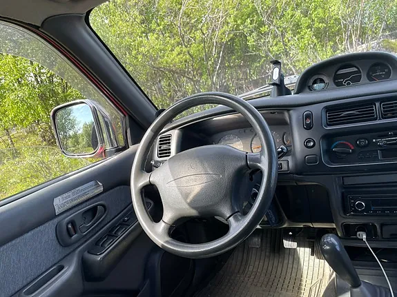 Mitsubishi L200 1997 photo 4