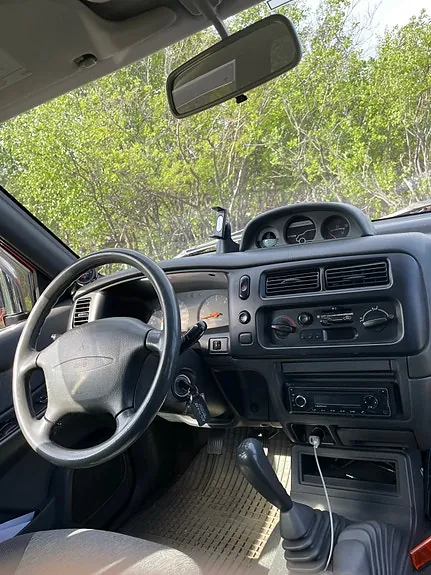 Mitsubishi L200 1997 photo 3