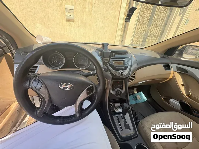 Hyundai Elantra 2013 photo 2