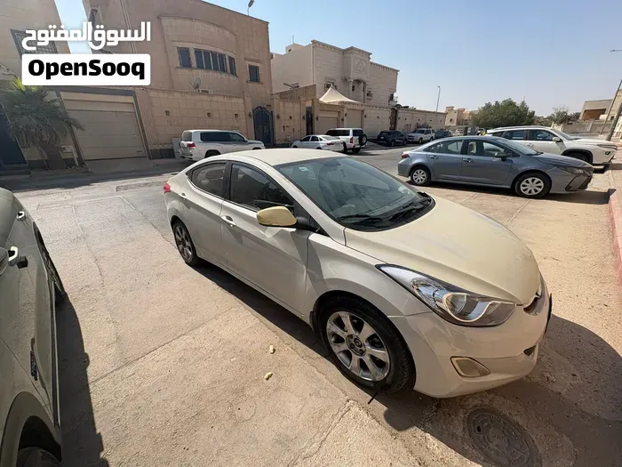Hyundai Elantra 2013 photo 3
