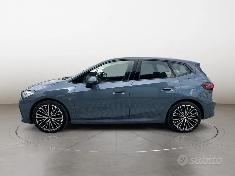 BMW 218D Active Tourer 2025 photo 2