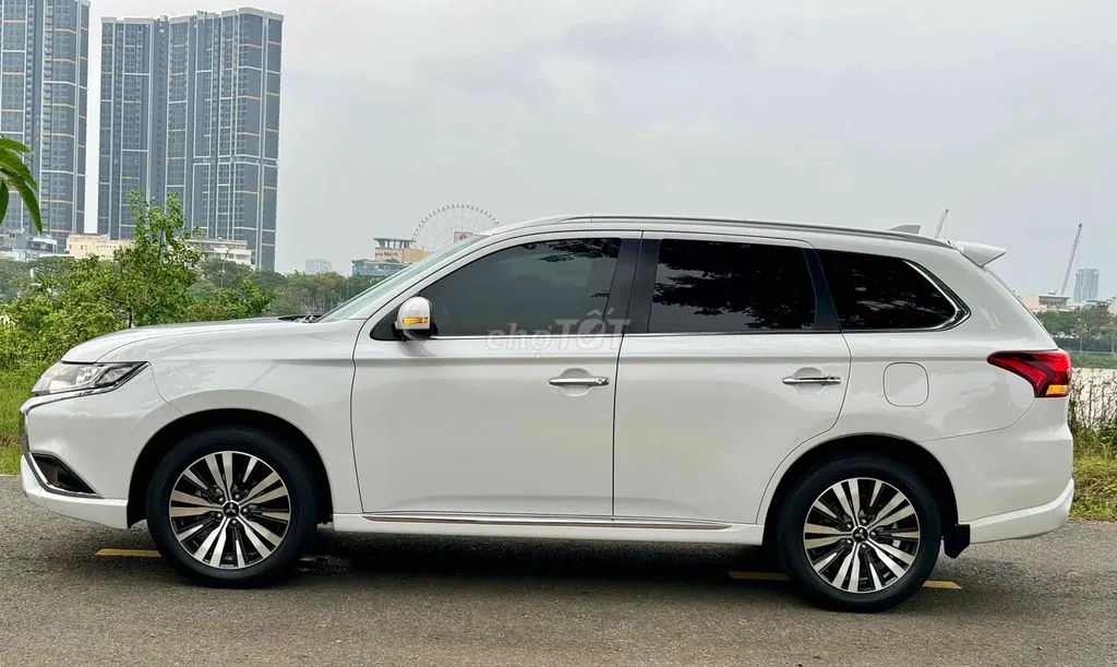 Mitsubishi Outlander 2022 photo 5
