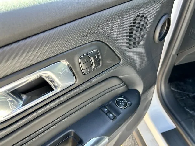 Ford Mustang 2025 photo 5