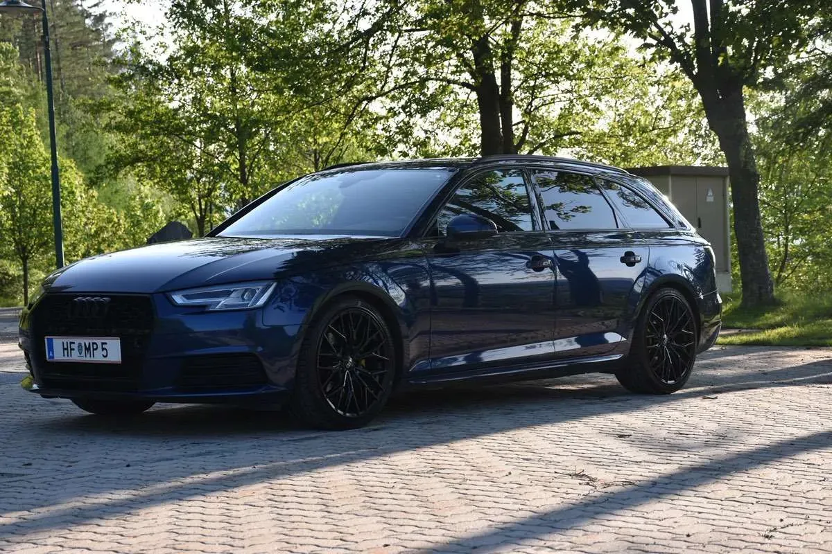 Audi A4 2016 photo 2