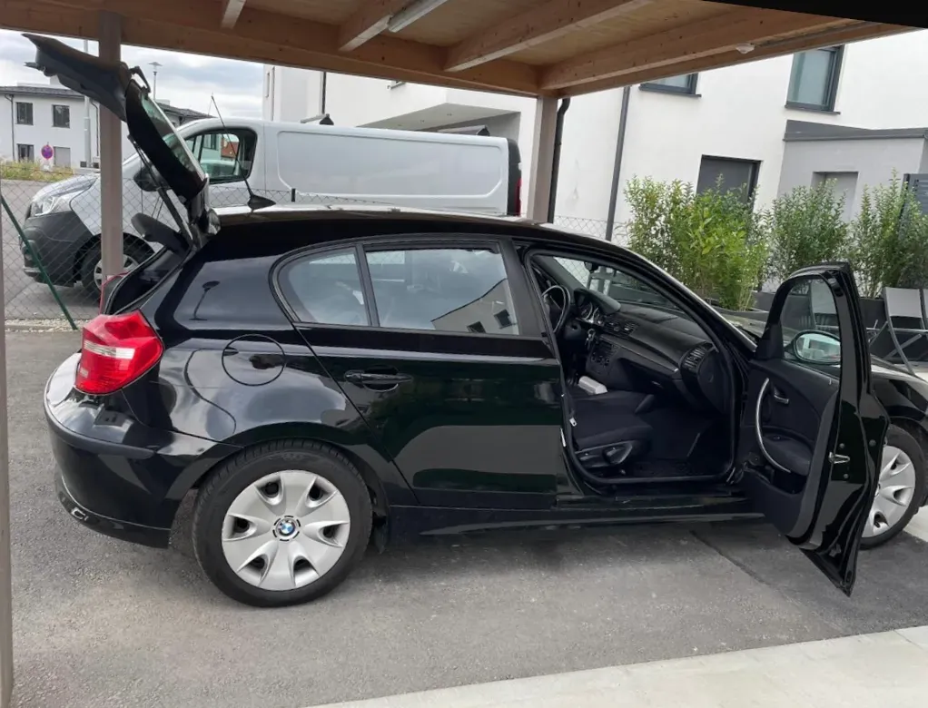 BMW 1 Series 2009 photo 3