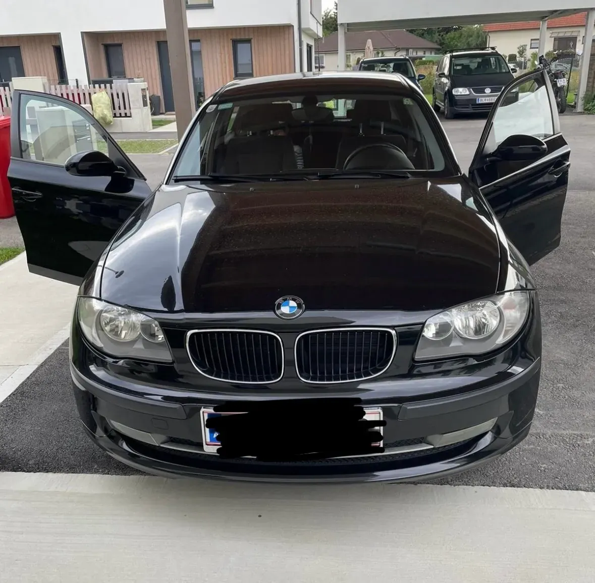 BMW 1 Series 2009 photo 2
