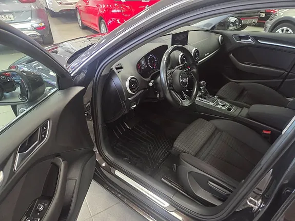 Audi A3 2017 photo 2