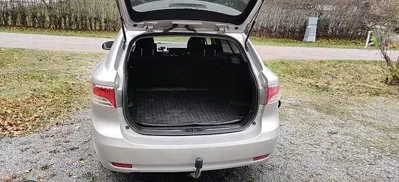 Toyota Avensis 2011 photo 4