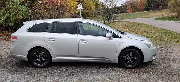 Toyota Avensis 2011 photo 3