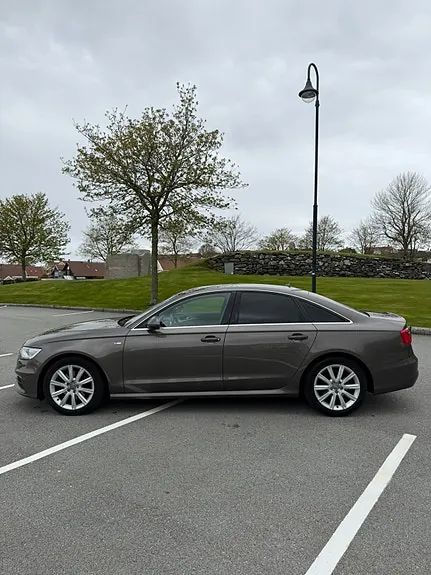 Audi A6 2012 photo 2