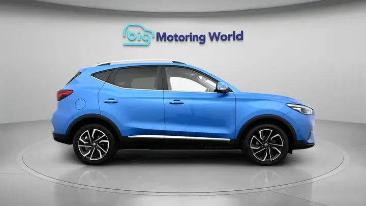 MG Mg Zs 2024 photo 5