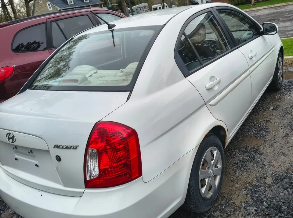 Hyundai Accent 2011 photo 5