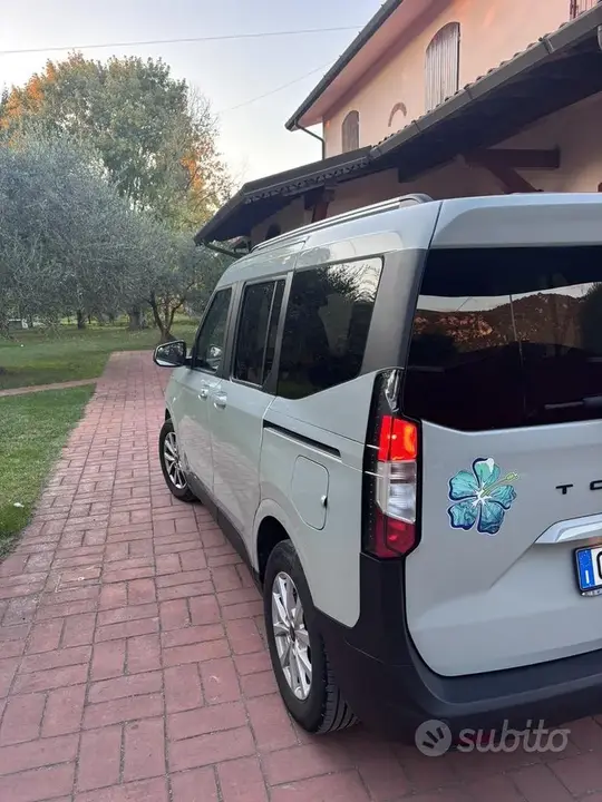 Ford Tourneo Courier 2024 photo 2