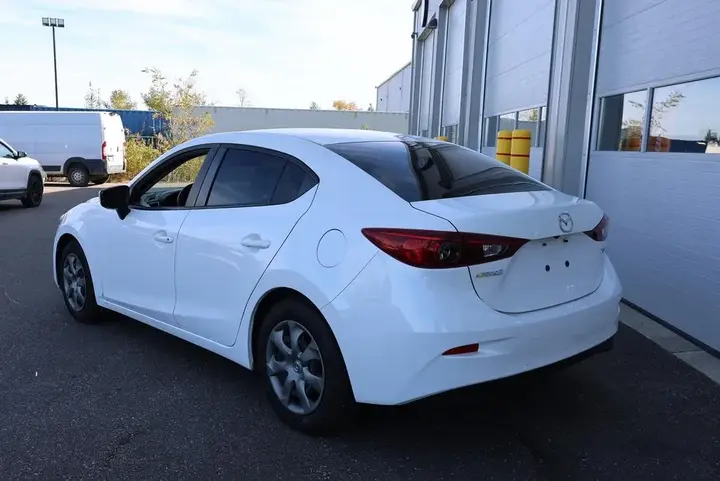 Mazda Mazda3 2018 photo 4