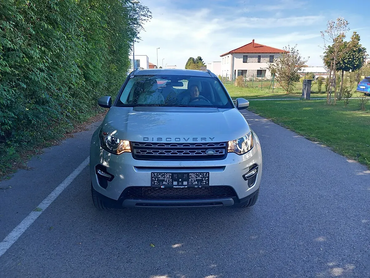 Land Rover Discovery Sport 2015 photo 2