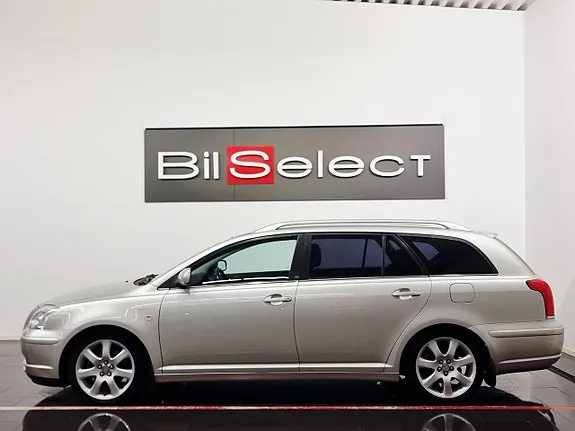 Toyota Avensis 2005 photo 2