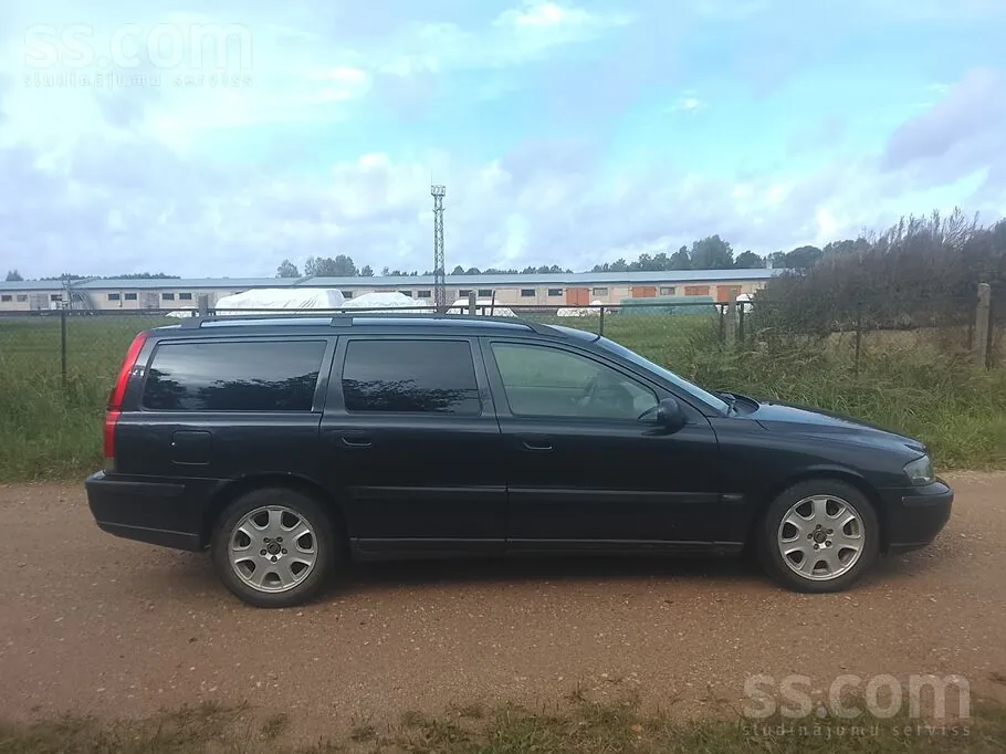 Volvo V70 2002 photo 2
