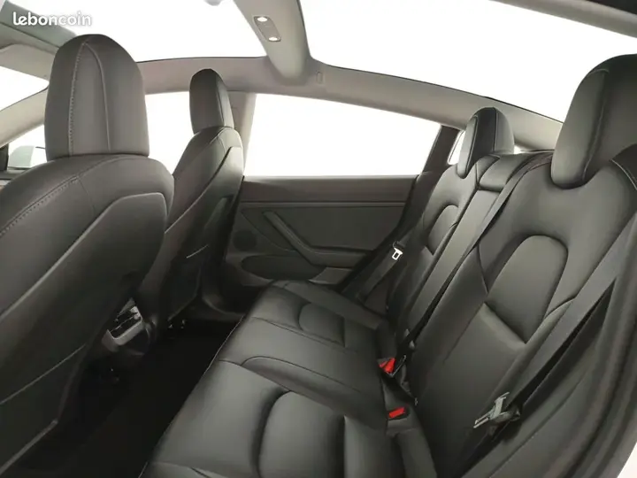 Tesla Model 3 2023 photo 5