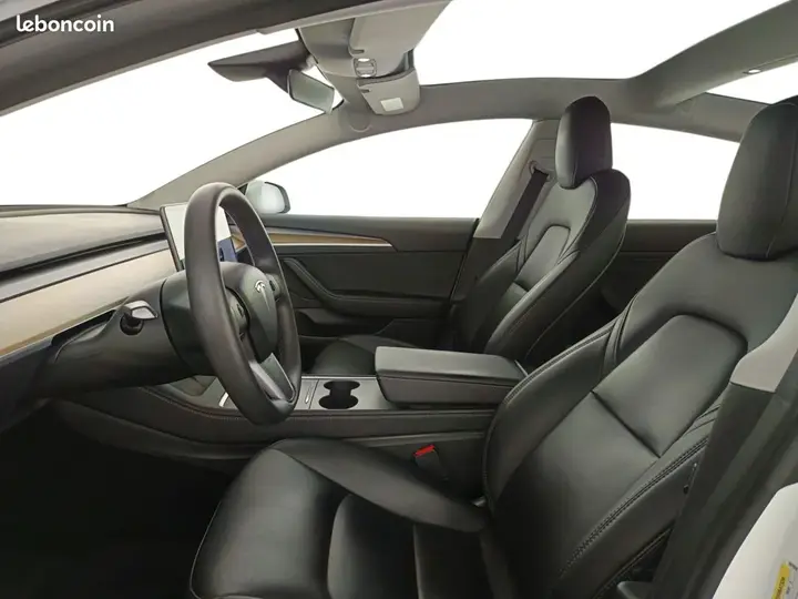 Tesla Model 3 2023 photo 4