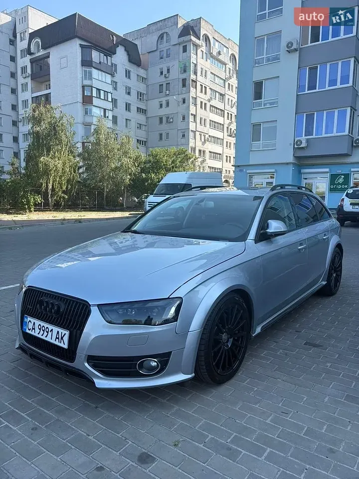 Audi A4 2014 photo 2