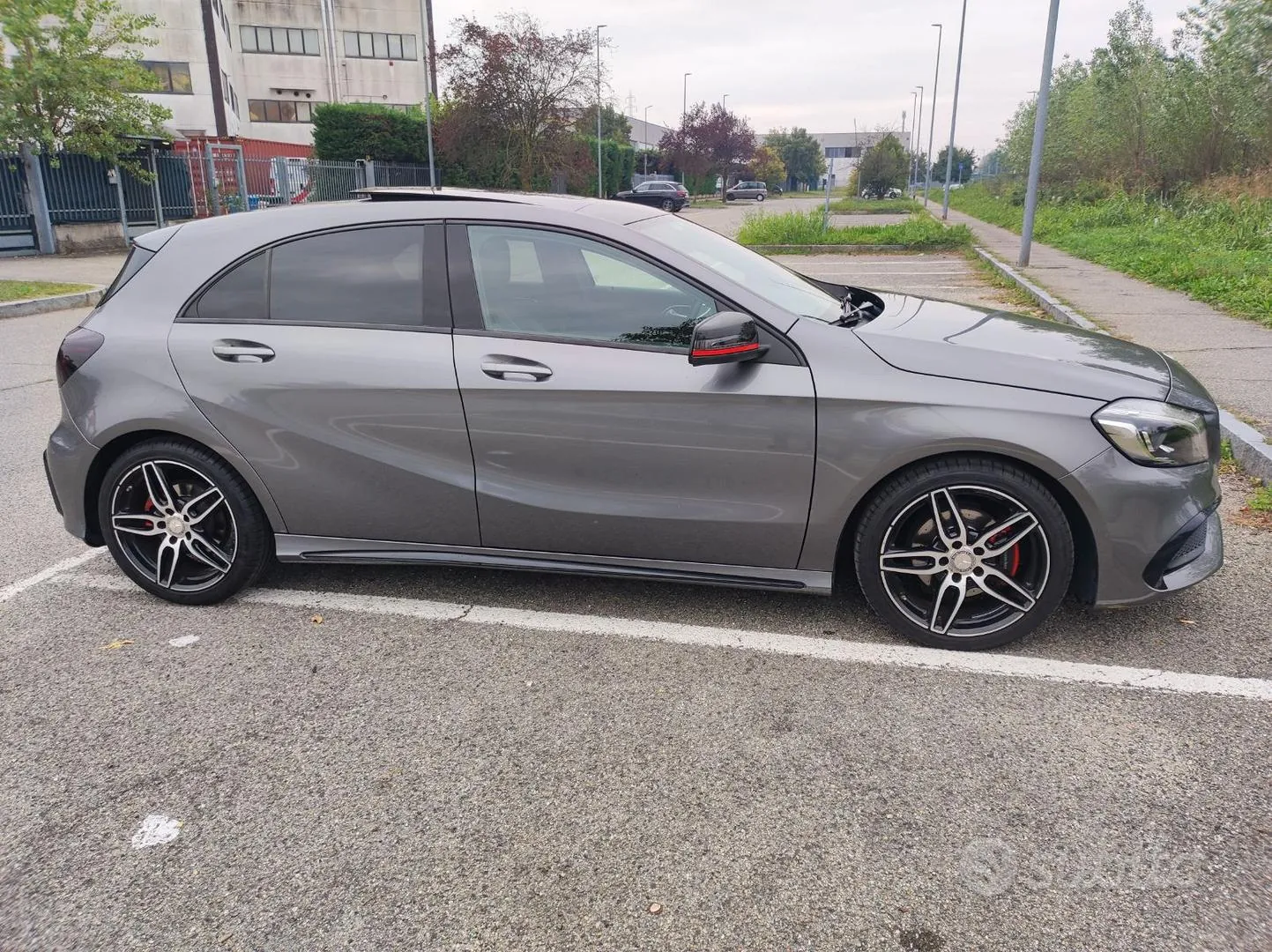 Mercedes-Benz A180D 2016 photo 2
