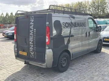 Opel Vivaro 2009 photo 2