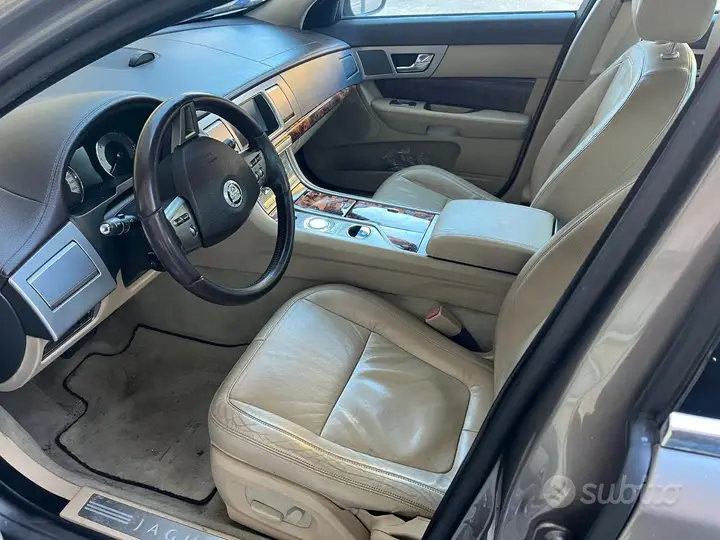Jaguar Xf 2009 photo 5