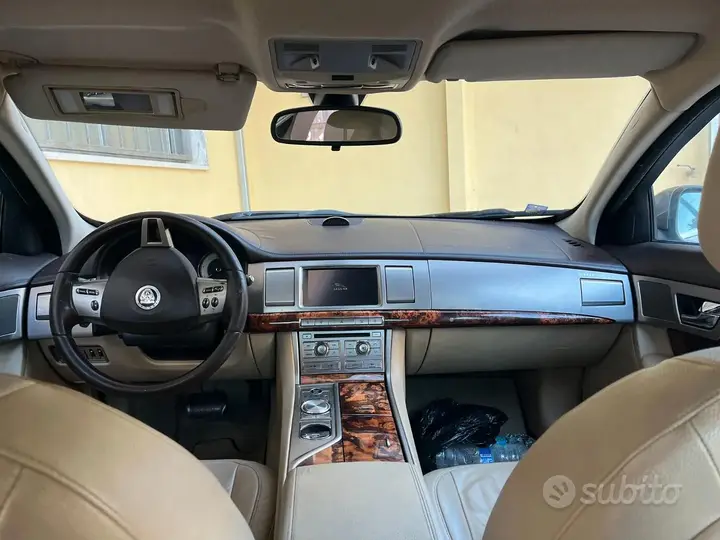Jaguar Xf 2009 photo 3